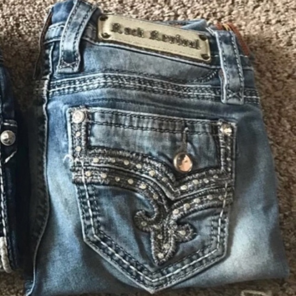 Rock revival cut capris. Size 25